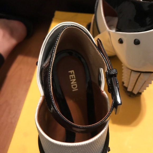 Fendi shoes ( RunWay Shoes ) - Picture 6 of 8